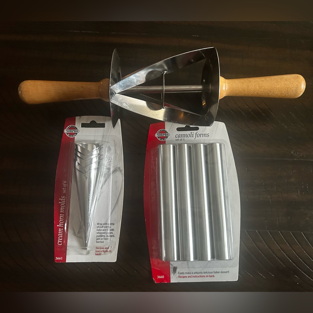 Stainless Steel Pastry Cutter w/Wooden Handles ,Cream Horn Molds & Cannoli Forms